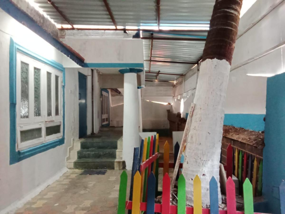 Indigo 66 Boys Hostel-andheri Hostel *